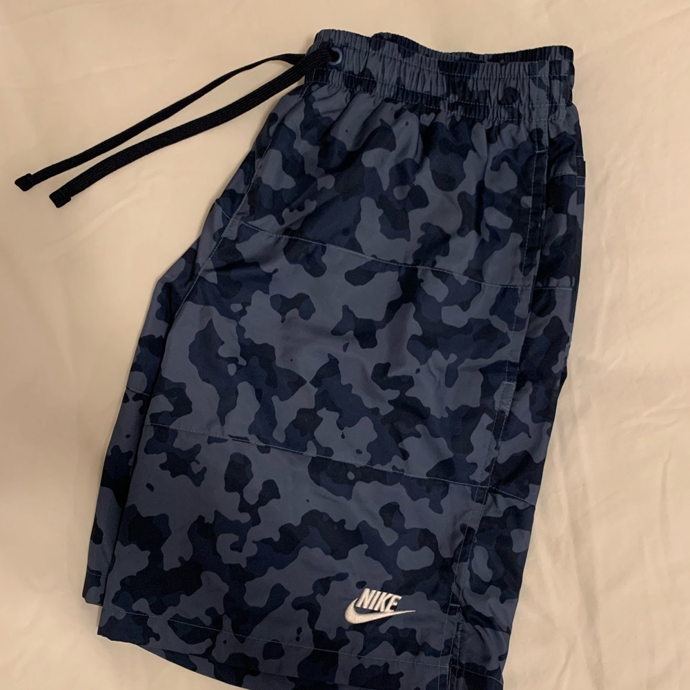 Nike Sportswear Authentic Woven Lined Flow Short